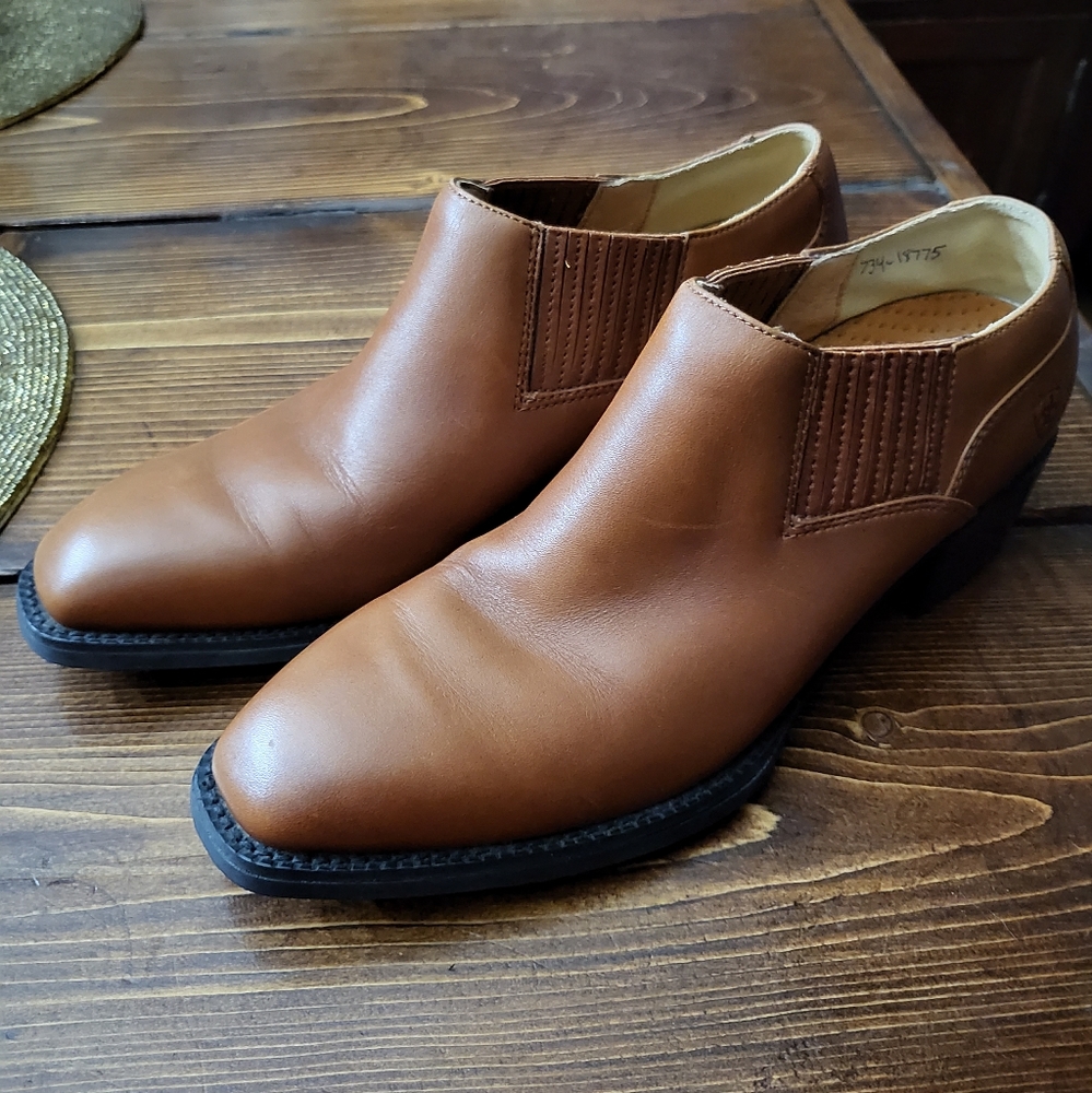 Ariat SZ 8.5 (fit is 7.5) Women’s Leather Ankle Boots